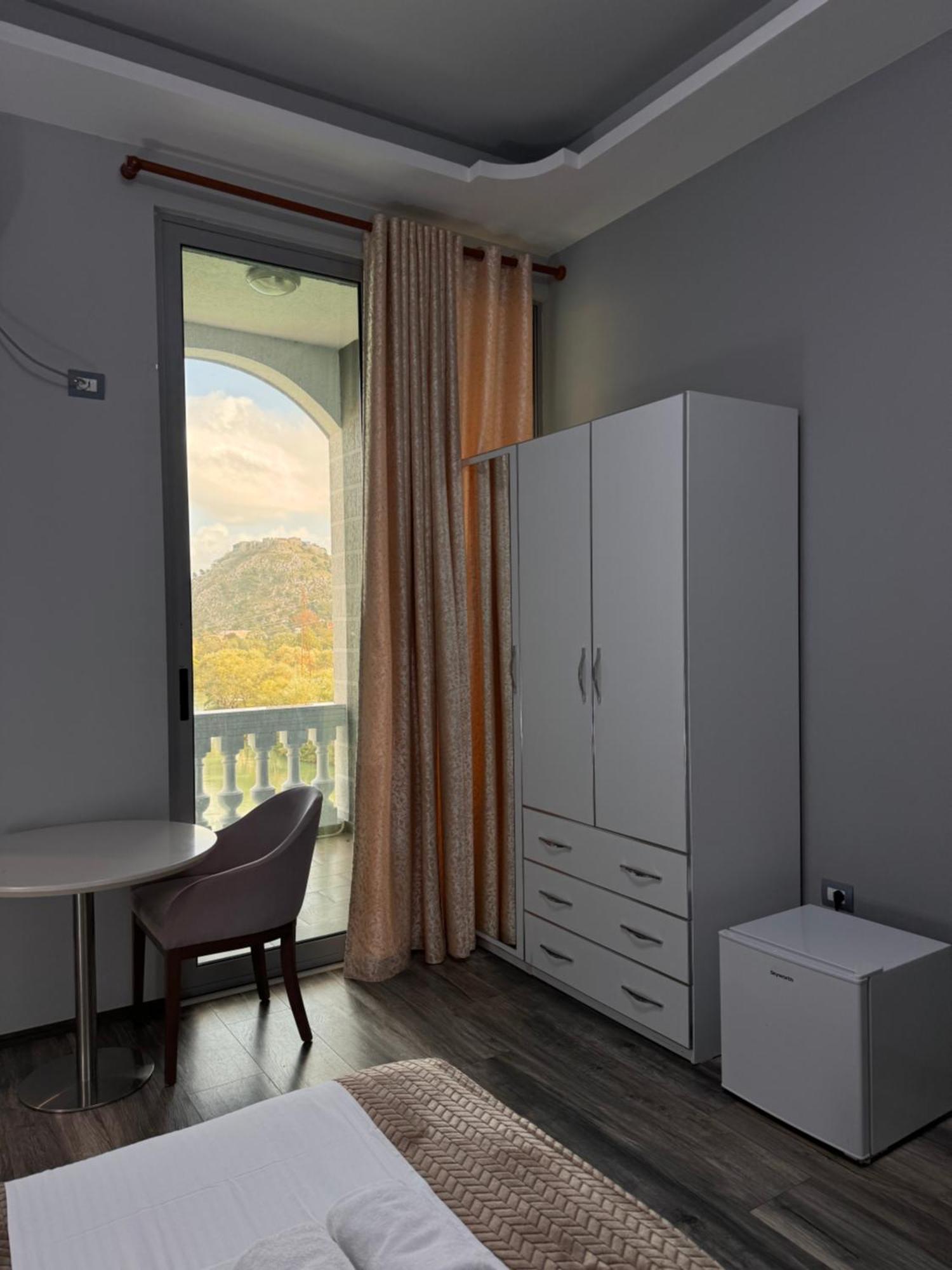 Prince Of Lake Hotel Shkodër Dış mekan fotoğraf